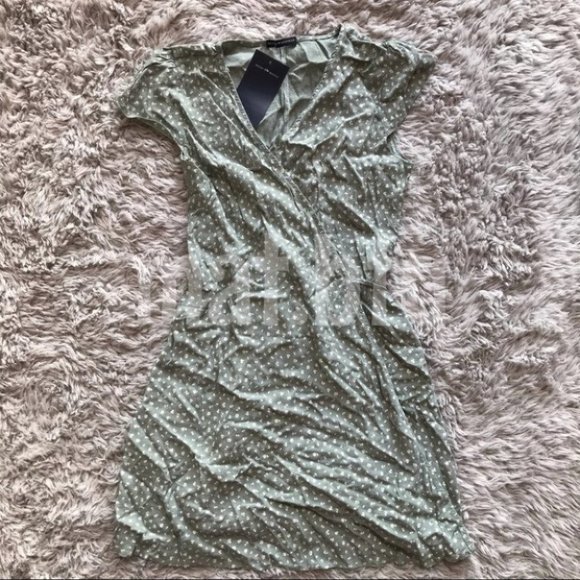 Brandy Melville Green Floral Robbie Wrap Dress - Picture 1 of 7